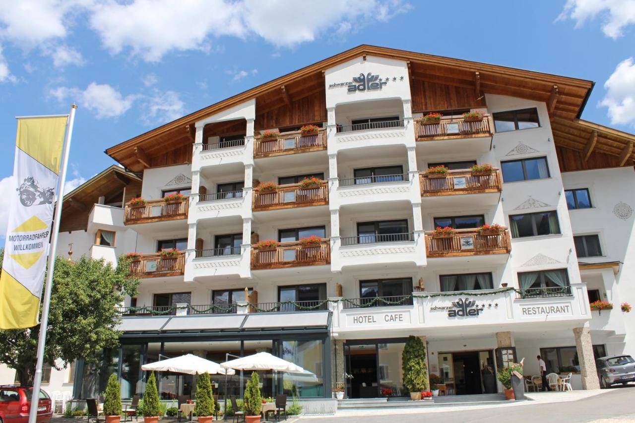โฮเทล ชวาร์ทเซอร์ อ๊าดเลอร์ Hotel เนาดาส ภายนอก รูปภาพ