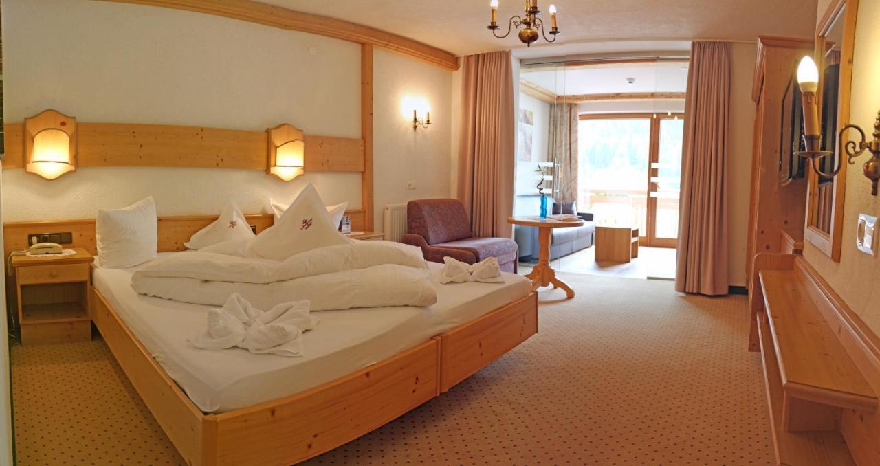 โฮเทล ชวาร์ทเซอร์ อ๊าดเลอร์ Hotel เนาดาส ภายนอก รูปภาพ