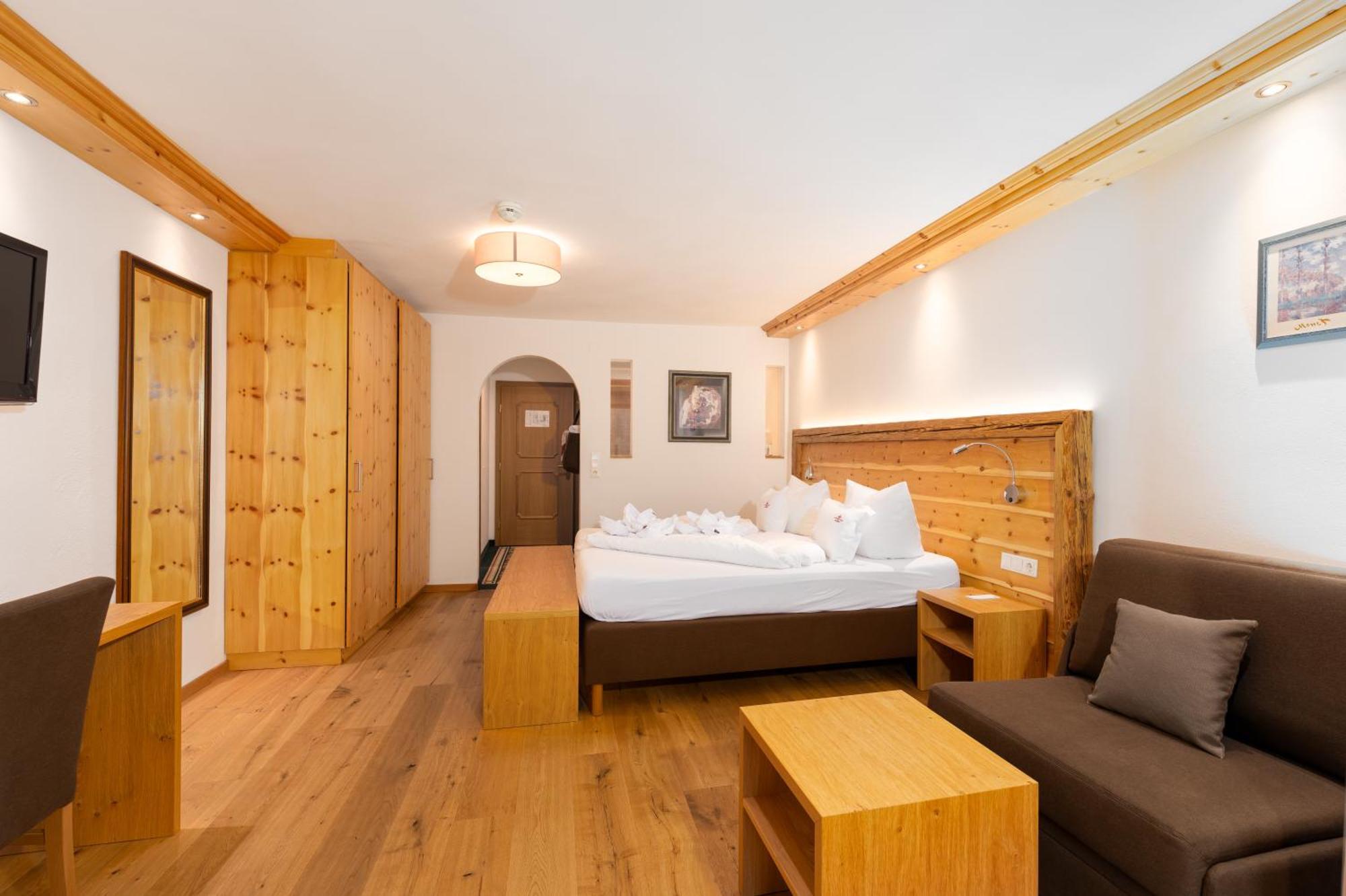 โฮเทล ชวาร์ทเซอร์ อ๊าดเลอร์ Hotel เนาดาส ภายนอก รูปภาพ