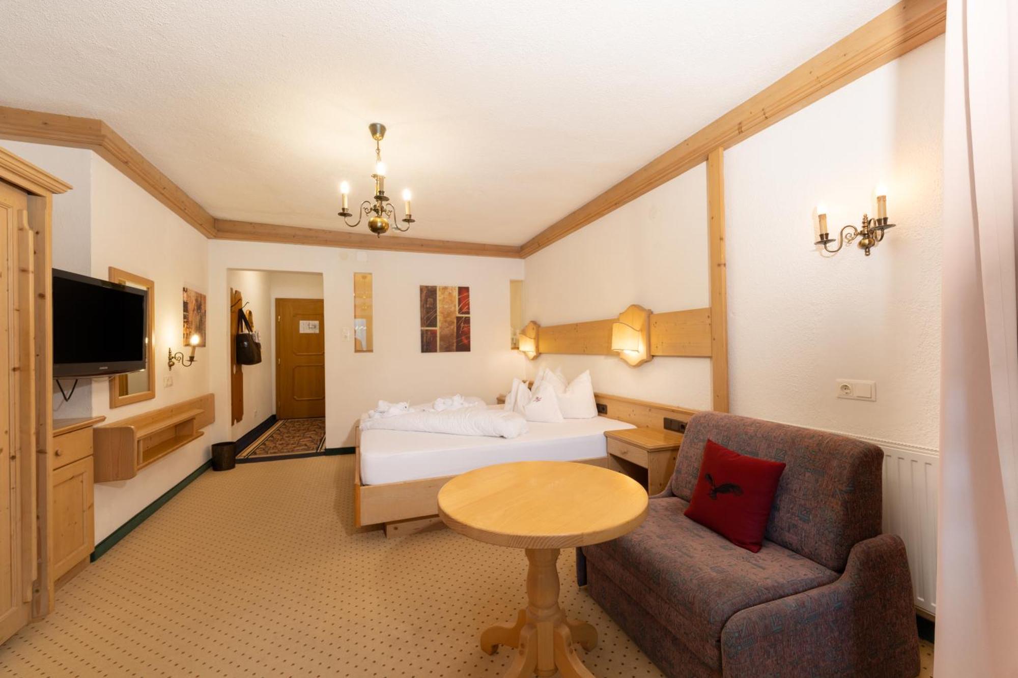 โฮเทล ชวาร์ทเซอร์ อ๊าดเลอร์ Hotel เนาดาส ภายนอก รูปภาพ