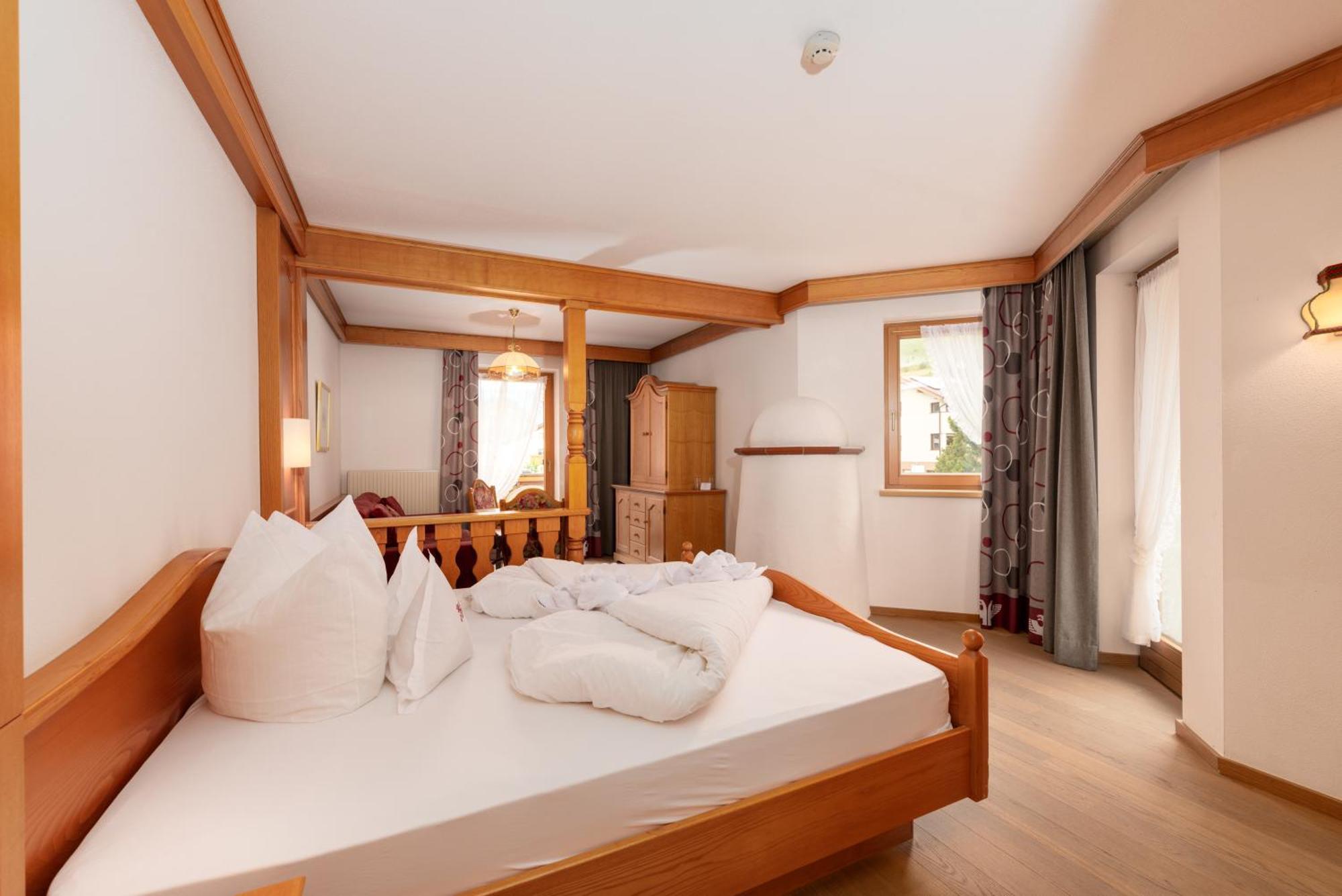 โฮเทล ชวาร์ทเซอร์ อ๊าดเลอร์ Hotel เนาดาส ภายนอก รูปภาพ