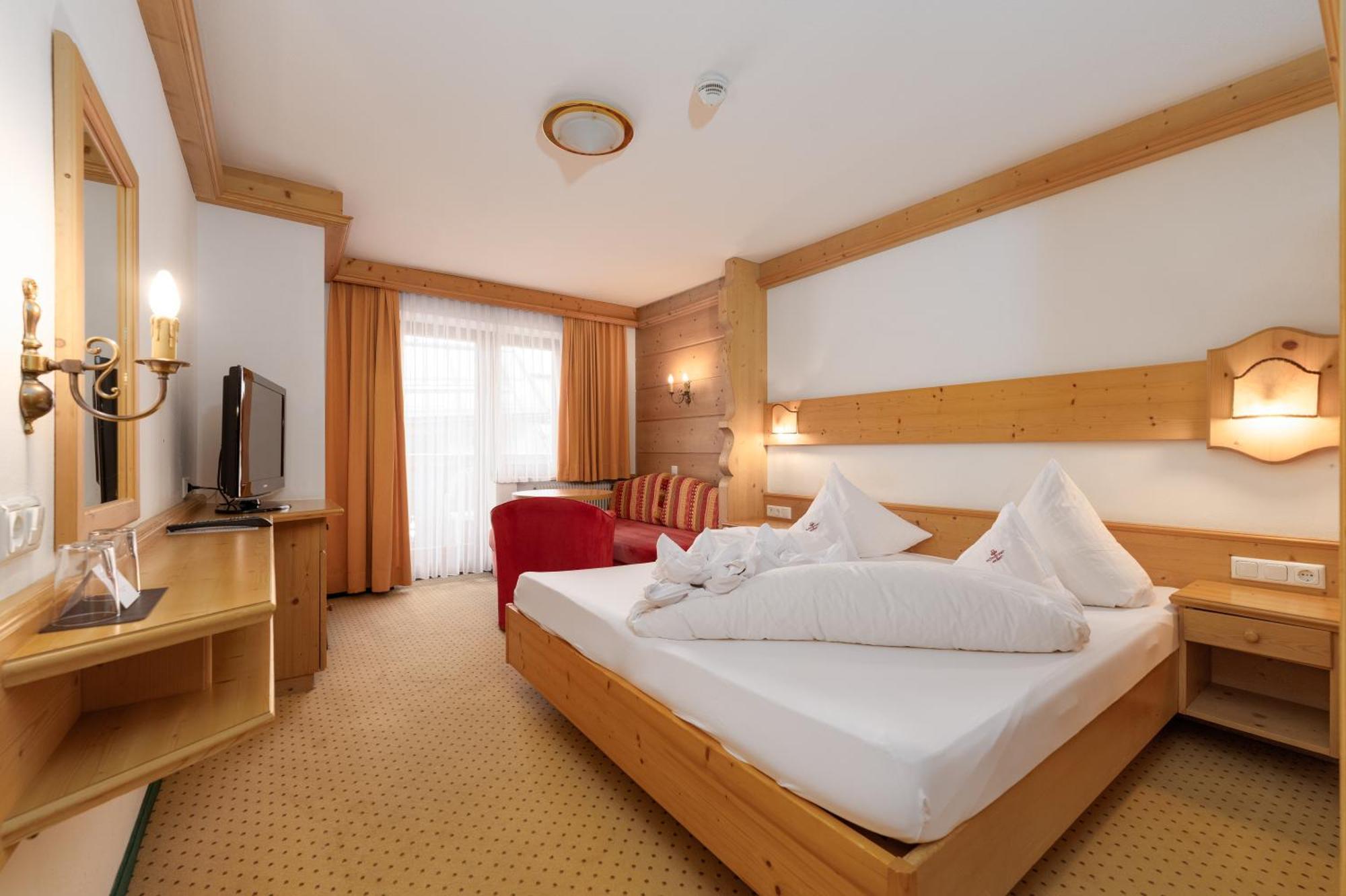 โฮเทล ชวาร์ทเซอร์ อ๊าดเลอร์ Hotel เนาดาส ภายนอก รูปภาพ