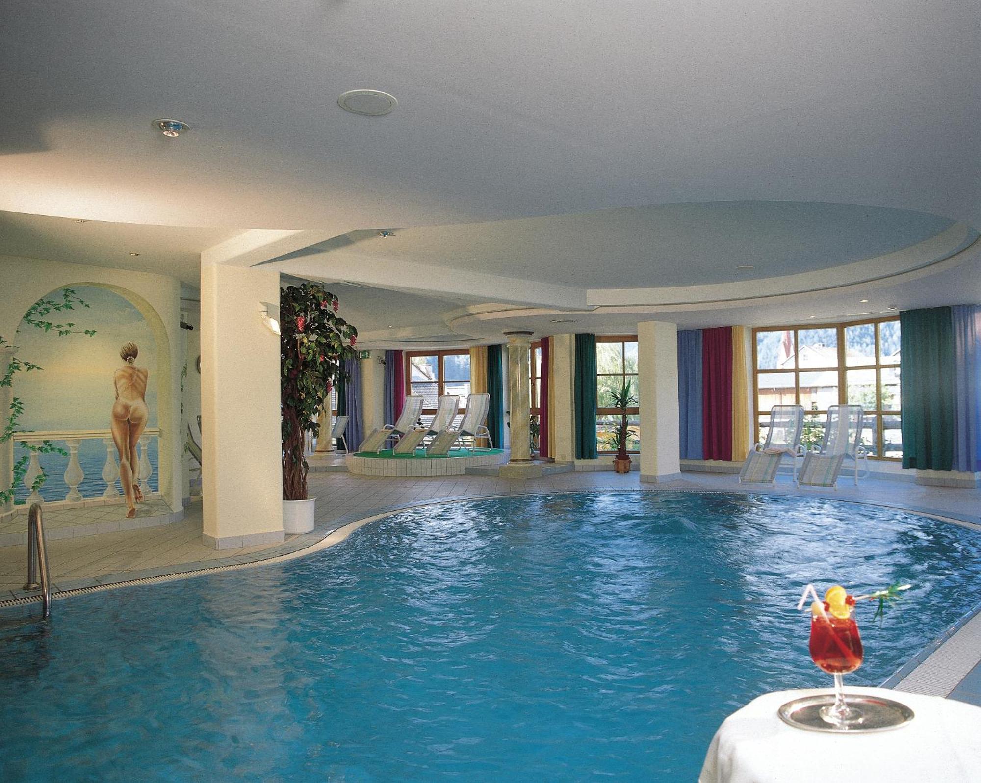 โฮเทล ชวาร์ทเซอร์ อ๊าดเลอร์ Hotel เนาดาส ภายนอก รูปภาพ